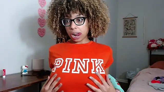 Cherribombzz online show from February 17, 2026, 7:53 pm