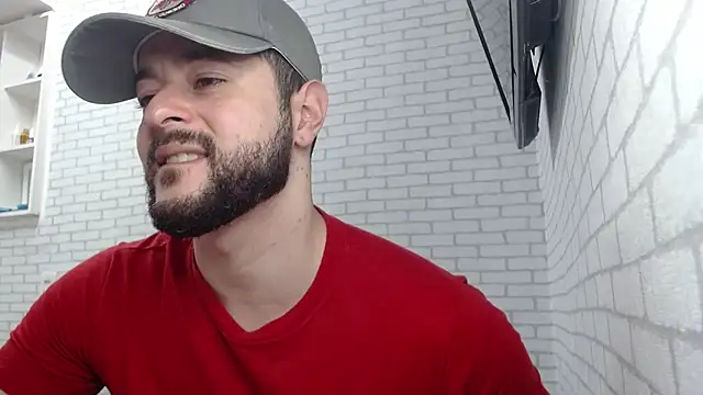 Snapshot of BombeiroHotx chatting on November 28, 2025, 9:28 pm BombeiroHotx online show from November 28, 2025, 9:28 pm