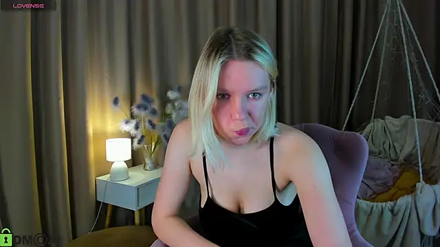 Snapshot of Casey_Miller chatting on October 21, 2025, 1:17 am Casey Miller online show from October 21, 2025, 1:17 am