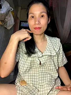 Snapshot of MinHiNi chatting on September 21, 2025, 5:20 am MinHiNi online show from September 21, 2025, 5:20 am