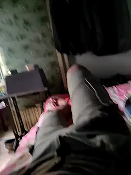 Snapshot of ya_sirwo chatting on September 15, 2025, 10:15 am ya sirwo online show from September 15, 2025, 10:15 am