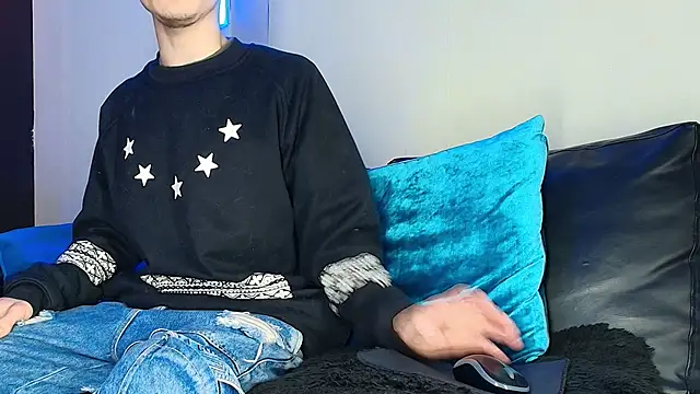 Snapshot of _DantFox_ chatting on October 23, 2025, 8:07 pm DantFox online show from October 23, 2025, 8:07 pm