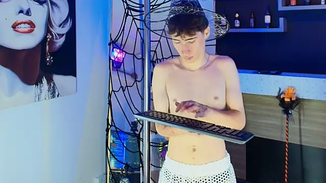 Snapshot of _DantFox_ chatting on October 30, 2025, 9:26 pm DantFox online show from October 30, 2025, 9:26 pm