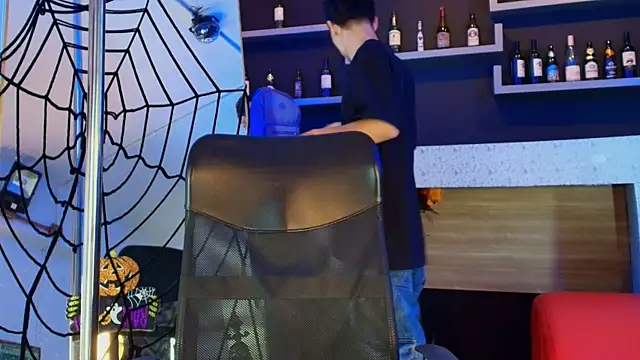 Snapshot of _DantFox_ chatting on November 3, 2025, 8:10 pm DantFox online show from November 3, 2025, 8:10 pm