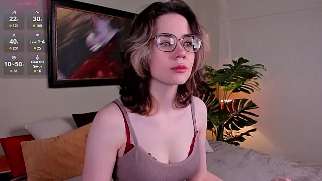 Sunny Teaze online show from February 17, 2026, 7:27 am