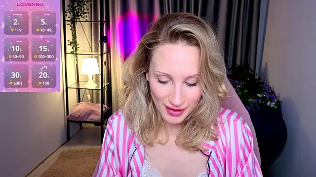 BiancaHelo online show from December 16, 2025, 10:26 pm