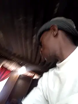 Snapshot of Mshengu01 chatting on October 15, 2025, 11:32 am Mshengu01 online show from October 15, 2025, 11:32 am