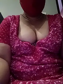 Snapshot of Tamil_Sivani chatting on March 3, 2026, 4:02 pm Tamil Sivani online show from March 3, 2026, 4:02 pm