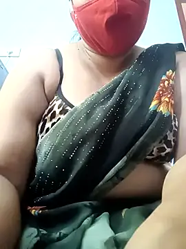 Snapshot of Tamil_Sivani chatting on March 5, 2026, 7:04 am Tamil Sivani online show from March 5, 2026, 7:04 am