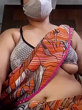 Snapshot of Tamil_Sivani chatting on March 18, 2026, 8:06 am Tamil Sivani online show from March 18, 2026, 8:06 am