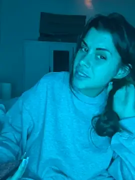 Snapshot of AlitaNova chatting on November 16, 2025, 8:36 pm AlitaNova online show from November 16, 2025, 8:36 pm