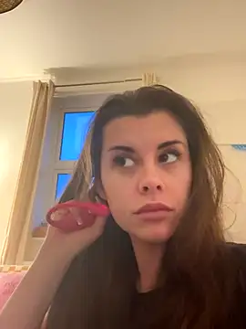 Snapshot of AlitaNova chatting on November 19, 2025, 7:30 am AlitaNova online show from November 19, 2025, 7:30 am