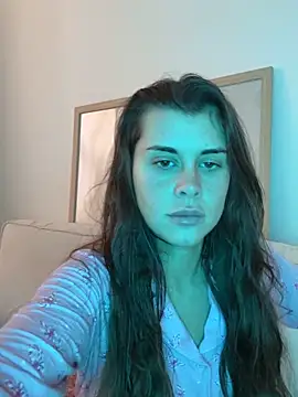 Snapshot of AlitaNova chatting on December 15, 2025, 12:20 pm AlitaNova online show from December 15, 2025, 12:20 pm