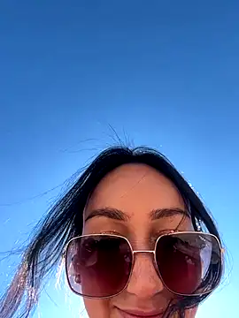 Snapshot of Ninabigtitied chatting on October 2, 2025, 10:33 am Ninabigtitied online show from October 2, 2025, 10:33 am