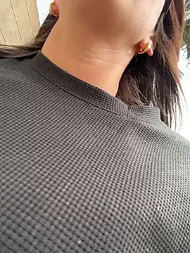 Ninabigtitied online show from December 21, 2025, 2:24 pm