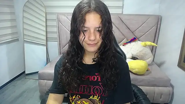 Velvet Moon V online show from September 12, 2025, 1:11 pm