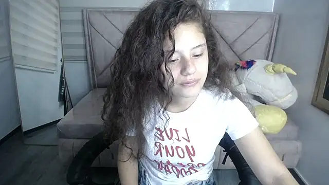 Velvet Moon V online show from September 17, 2025, 1:13 pm