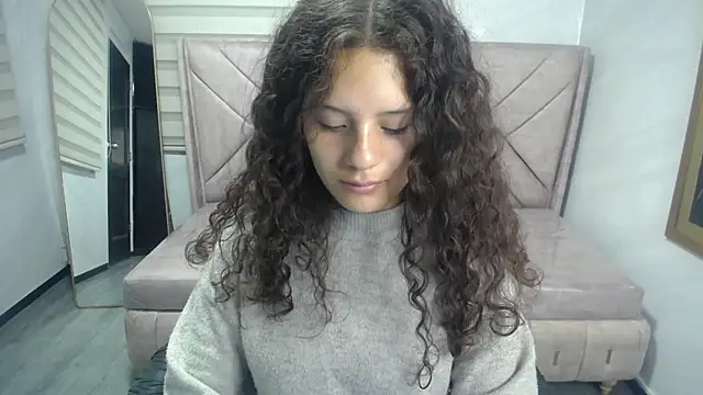 Velvet Moon V online show from September 29, 2025, 1:16 pm