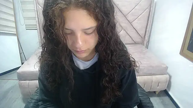 Velvet Moon V online show from September 30, 2025, 1:05 pm