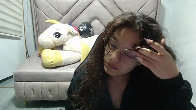 Velvet Moon V online show from October 30, 2025, 1:23 pm