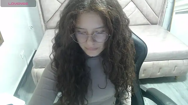 Velvet Moon V online show from March 30, 2026, 7:37 pm