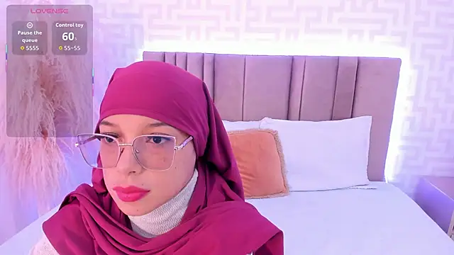 naishaa  online show from April 1, 2026, 4:48 pm