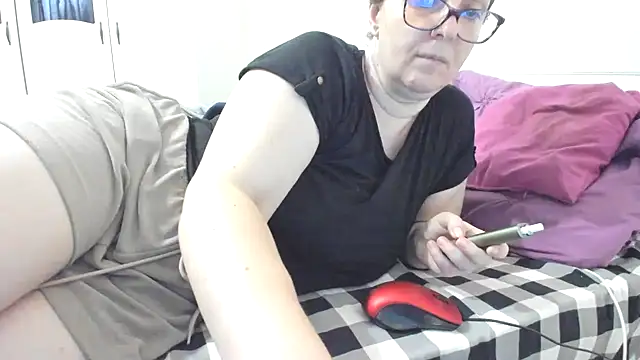 Snapshot of wetladyjoy chatting on July 4, 2026, 7:47 am wetladyjoy online show from July 4, 2026, 7:47 am