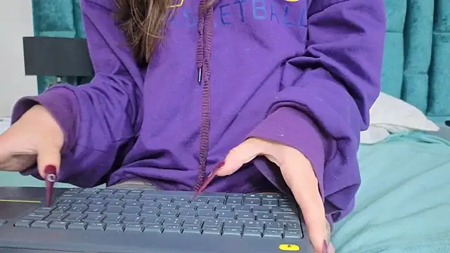 Emma Foxi online show from November 29, 2025, 2:58 am