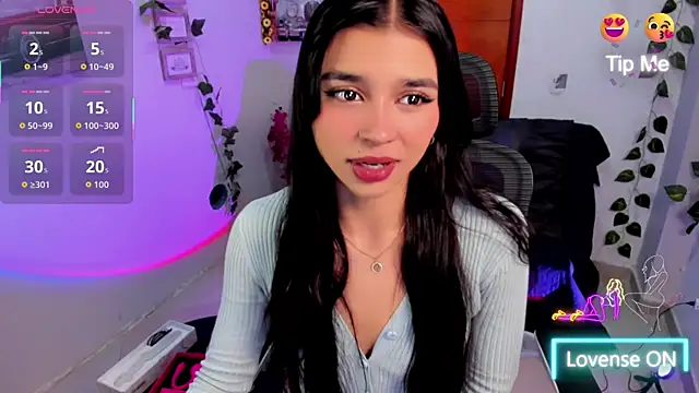 Elsa Pataky online show from December 1, 2025, 2:22 pm