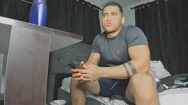 evan hardy online show from September 23, 2025, 2:47 am