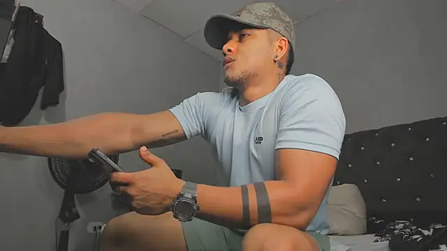 evan hardy online show from October 31, 2025, 2:56 am