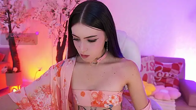 JadeSummerr online show from March 18, 2026, 1:47 pm