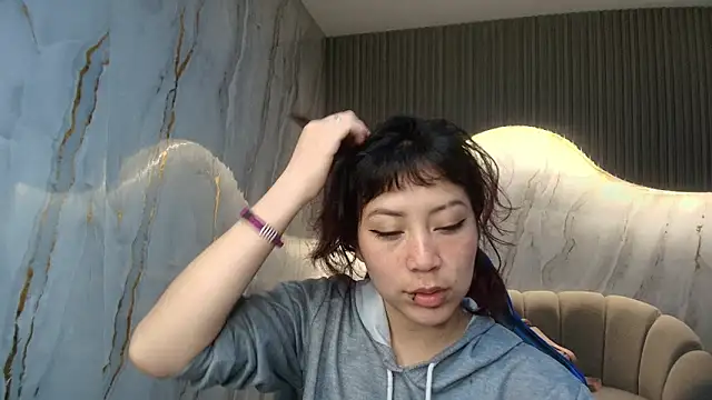 valentina r  online show from April 3, 2026, 12:58 pm