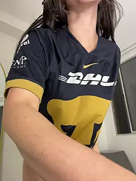 karinasantos  online show from February 10, 2026, 10:41 am