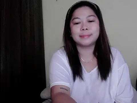 Snapshot of mimi15 chatting on May 10, 2026, 11:10 pm mimi15 online show from May 10, 2026, 11:10 pm
