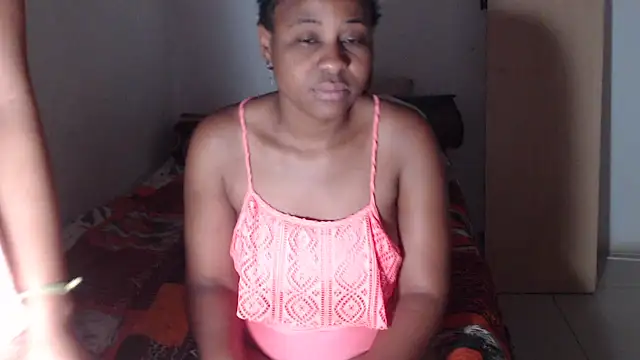 EssenceLovers online show from October 31, 2025, 4:02 am