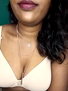 Snapshot of Tamil_kavinila chatting on November 6, 2025, 4:24 am Tamil kavinila online show from November 6, 2025, 4:24 am