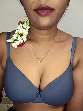 Snapshot of Tamil_kavinila chatting on November 30, 2025, 4:05 am Tamil kavinila online show from November 30, 2025, 4:05 am