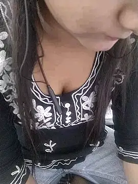 Kavya Rathore online show from November 20, 2025, 5:51 am