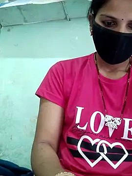 Snapshot of poojam93 chatting on September 18, 2025, 2:35 am poojam93 online show from September 18, 2025, 2:35 am