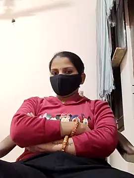 poojam93 online show from December 15, 2025, 3:27 pm