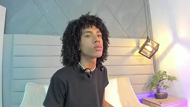 Johan gz  online show from November 29, 2025, 7:39 pm