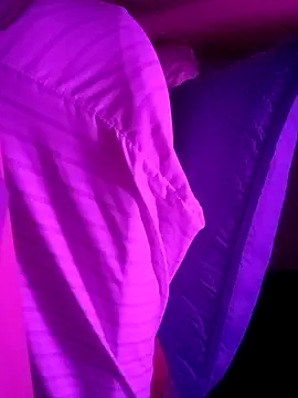 sarahkat86 online show from September 18, 2025, 7:10 am