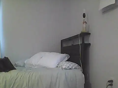 sarahkat86 online show from April 1, 2026, 9:56 pm