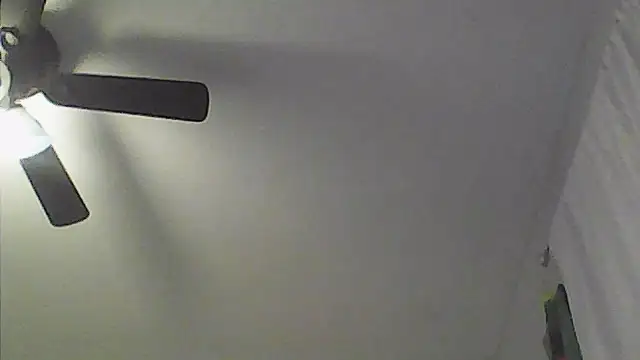 sarahkat86 online show from April 9, 2026, 11:43 pm