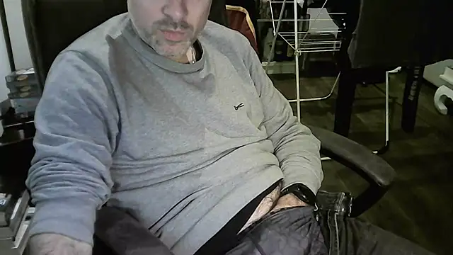 Snapshot of Chrisprngr chatting on November 19, 2025, 6:52 pm Chrisprngr online show from November 19, 2025, 6:52 pm