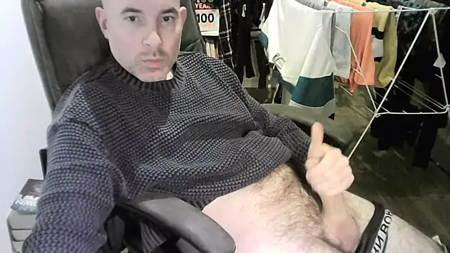 Snapshot of Chrisprngr chatting on March 9, 2026, 8:35 pm Chrisprngr online show from March 9, 2026, 8:35 pm