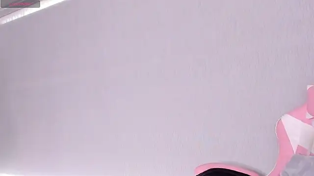 kendal hot01 online show from January 12, 2026, 2:22 pm