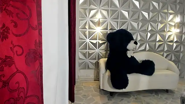 hellen tease online show from November 25, 2025, 1:22 pm