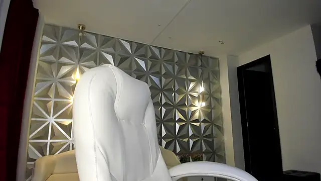 Snapshot of hellen_tease chatting on December 18, 2025, 12:55 pm hellen tease online show from December 18, 2025, 12:55 pm